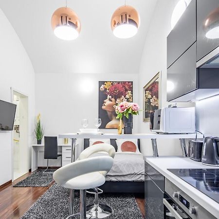 Melody Meadow Apartment Будапеща Екстериор снимка